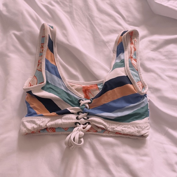 MAAJI reversible 4 way bikini top size small/medium - Picture 4 of 4